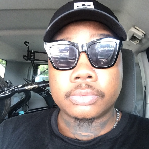 Meet your Posher, Bix - Picture 3 of 4